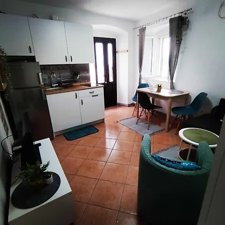 Nona Apartment *